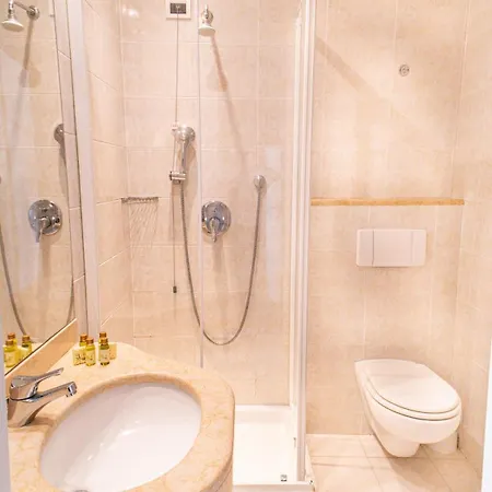 Bobby Executive Hotel 3*