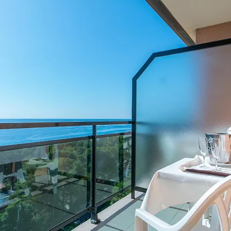 Hotel Bobby Executive 3*