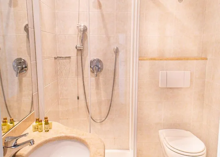 Bobby Executive Hotel 3*