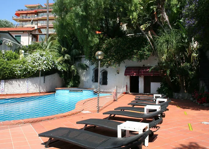 Bobby Executive Hotel 3*