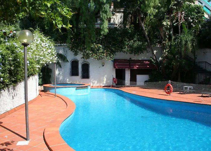 Bobby Executive Hotel 3*