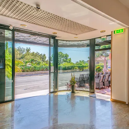 Bobby Executive Hotell 3*