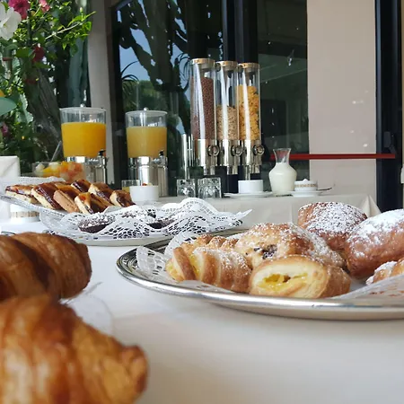 Bobby Executive Hotell 3*