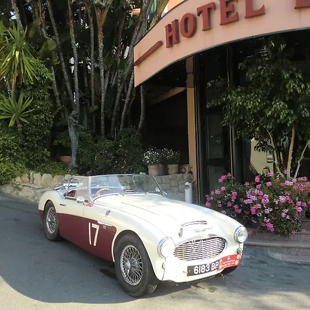 Bobby Executive Готель Санремо